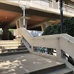 Appartement 2 chambre proche du métro convention